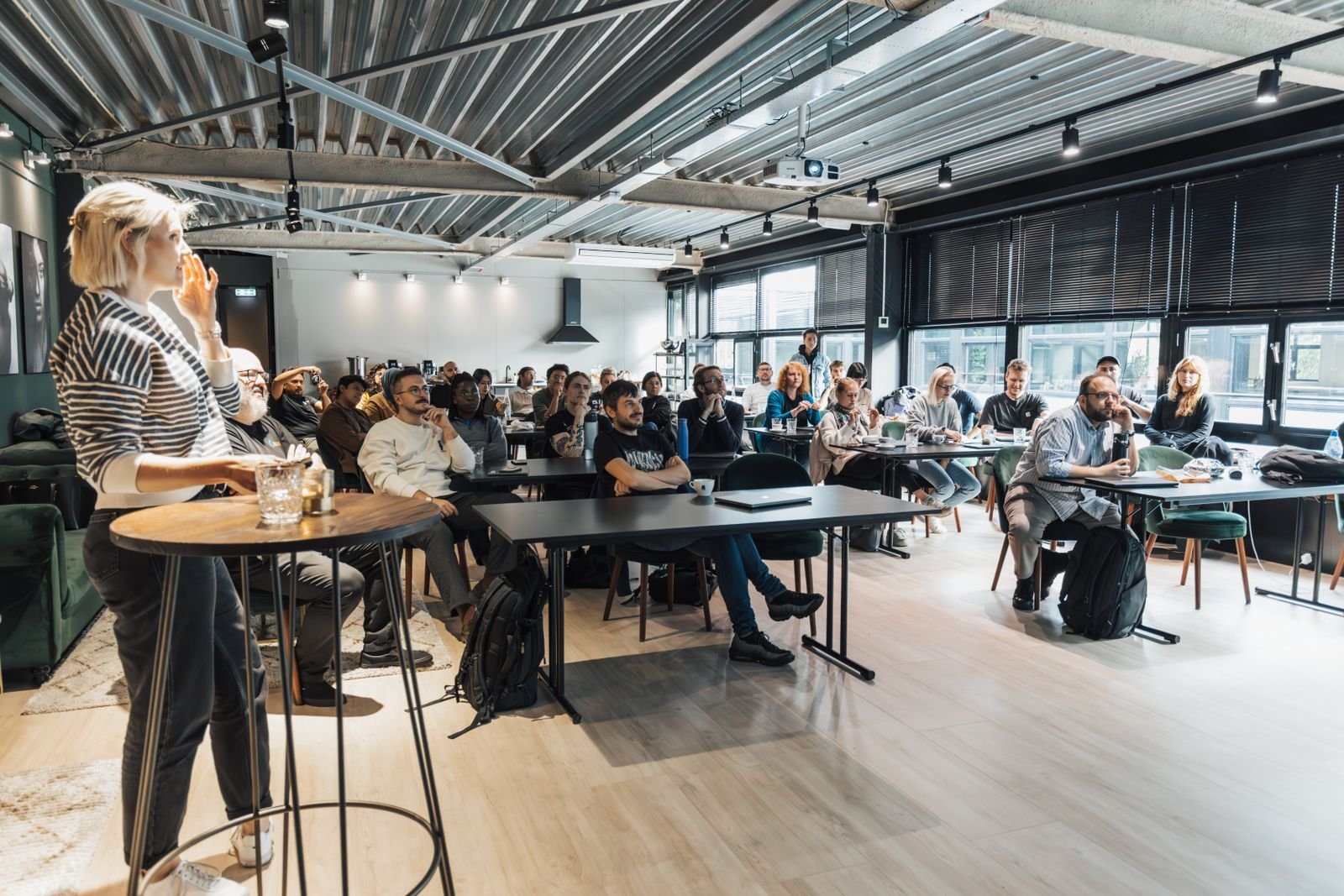 Attentive group listening during a presentation